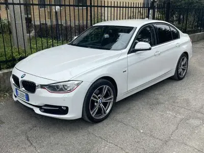 Usata BMW 318 Sport Line 143 CV (105 kW) 2012 Berlina