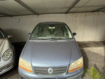 Occasion Fiat Idea Emotion 95 ch (69 kW) 2006 Bleue Monospace