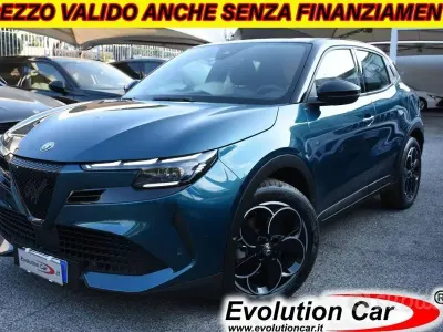 Usata Alfa Romeo Junior 61 kW (84 CV) 2025 Blu metallizzato SUV