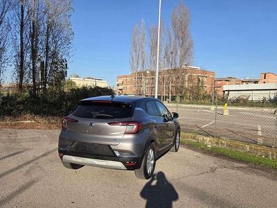 Usata Renault Captur Intens 92 CV (67 kW) 2023 Argento SUV