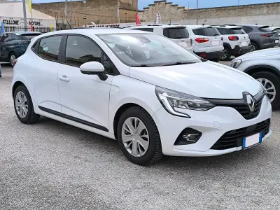 Usata Renault Clio V Business 86 CV (63 kW) 2020 Bianco Berlina