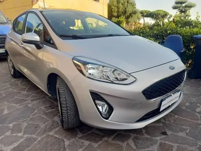 Usata Ford Fiesta 86 CV (63 kW) 2018 Argento Utilitaria