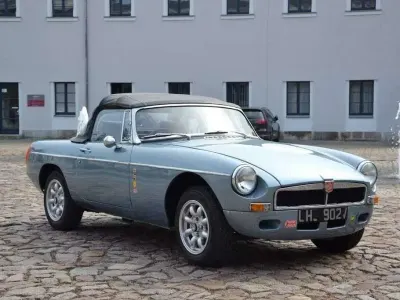 Usata MG B 98 CV (72 kW) 1992 Blu Cabrio