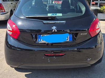 Usata Peugeot 208 68 CV (50 kW) 2013 Nero Utilitaria