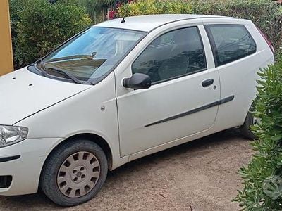 Bianco Usata 2010 Fiat Punto | 2300 € (Ottimo prezzo)