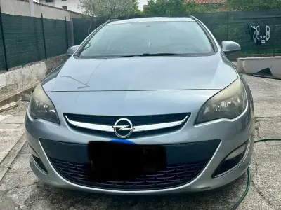 Usata Opel Astra 110 CV (80 kW) 2013 Grigio Station wagon