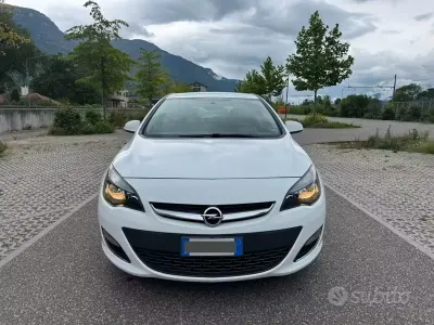Occasion Opel Astra Cosmo 136 PK (100 kW) 2014 Wit Sedan
