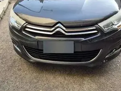 Usado Citroën C4 Exclusive 114 HP (83 kW) 2013 Cinzento Sedan
