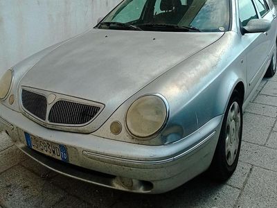 Begagnad Lancia Lybra 116 HK (85 kW) 2003 Grå Kombi