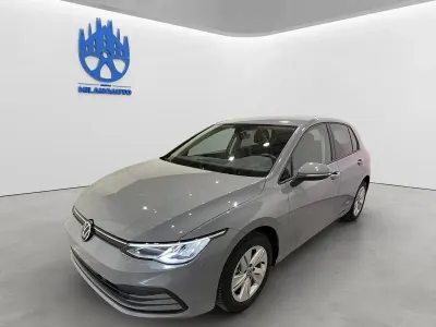 Usata VW Golf VIII Life 130 CV (95 kW) 2022 Grigio Utilitaria