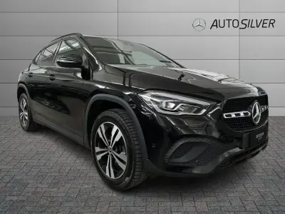 Usata Mercedes GLA200 150 CV (110 kW) 2022 Nero SUV