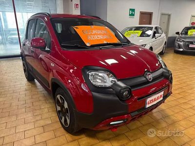 Usata Fiat Panda Cross Cross 69 CV (50 kW) 2024 Rosso passione / pastello Utilitaria