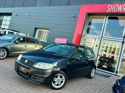 Usata Fiat Punto Dynamic 60 CV (44 kW) 2005 Nero Utilitaria