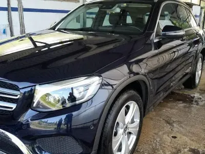 Gebraucht Mercedes GLC250 204 PS (150 kW) 2019 Blau Kombi