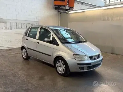 Usata Fiat Idea 80 CV (58 kW) 2009 Grigio Monovolume