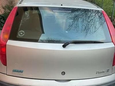 Usata Fiat Punto 80 CV (58 kW) 2001 Grigio Utilitaria