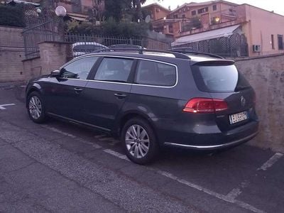 Usata VW Passat 105 CV (77 kW) 2011 Blu/azzurro Station wagon
