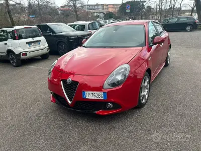 Usata Alfa Romeo Giulietta 109 CV (80 kW) 2018 Rosso Utilitaria