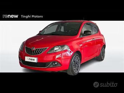 Usata Lancia Ypsilon Silver 69 CV (50 kW) 2021 Rosso Utilitaria