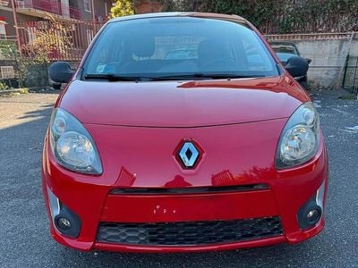 Usado Renault Twingo 58 CV (42 kW) 2010 Rojo Utilitario