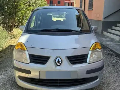 Usata Renault Modus 75 CV (55 kW) 2005 Grigio Monovolume