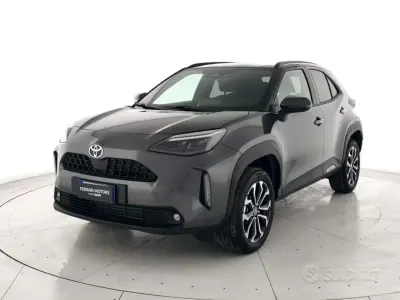 Nuova Toyota Yaris Cross Trend 92 CV (67 kW) 2026 Grigio met SUV