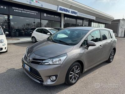 Usata Toyota Verso Style 112 CV (82 kW) 2014 Grigio Monovolume