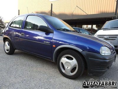 Usata Opel Corsa Sport 90 CV (66 kW) 1994 Blu/azzurro(met.) Utilitaria