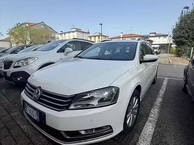 Usata VW Passat 150 CV (110 kW) 2013 Bianco Station wagon