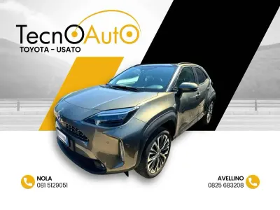 Usata Toyota Yaris Cross Lounge 92 CV (67 kW) 2023 Oxide bronze SUV