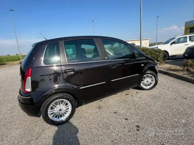 Usata Lancia Musa Gold 77 CV (56 kW) 2011 Nero Monovolume