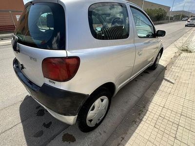 usata Toyota Yaris - 2002