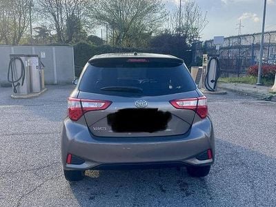 Usata Toyota Yaris 2018 Grigio Utilitaria