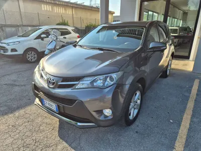 Usata Toyota RAV4 Active 124 CV (91 kW) 2013 Grigio SUV