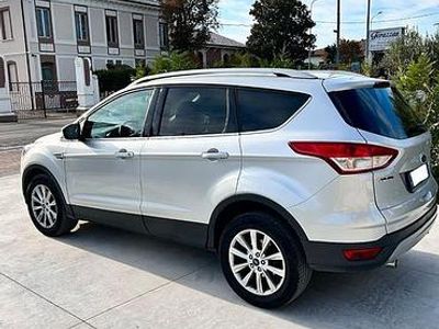 Usata Ford Kuga 120 CV (88 kW) 2015 Grigio SUV