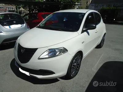 Usata Lancia Ypsilon S 68 CV (50 kW) 2015 Bianco Utilitaria