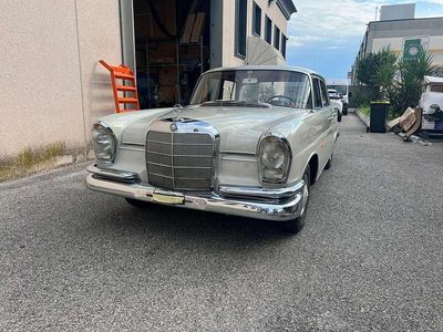 Usata Mercedes 220 SE 120 CV (88 kW) 1963 Beige Berlina