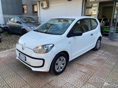 Begagnad VW up! 75 HK (55 kW) 2012 Vit Halvkombi