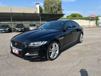Usata Jaguar XE Portfolio 180 CV (132 kW) 2017 Nero Berlina
