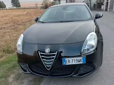 Usata Alfa Romeo Giulietta 105 CV (77 kW) 2012 Bluazzurro Utilitaria