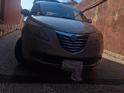 Usata Lancia Ypsilon 95 CV (69 kW) 2012 Grigio Utilitaria
