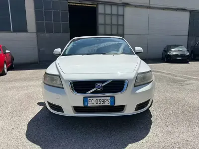 Usata Volvo V50 109 CV (80 kW) 2010 Bianco Station wagon