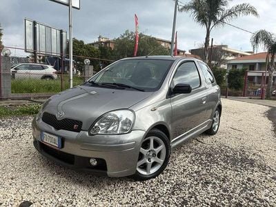 Usata Toyota Yaris 106 CV (77 kW) 2001 Bronzo Berlina