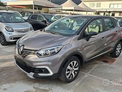 Usata Renault Captur 90 CV (66 kW) 2019 Grigio SUV