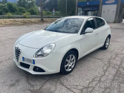 Begagnad Alfa Romeo Giulietta 105 HK (77 kW) 2013 Halvkombi