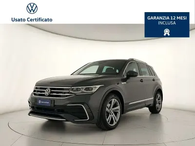 Usata VW Tiguan R-line 150 CV (110 kW) 2023 Argento SUV
