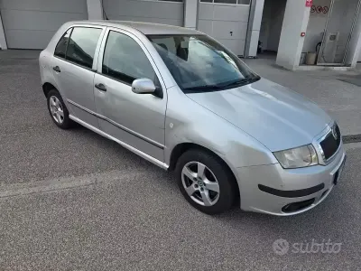 Gebraucht Skoda Fabia Classic 54 PS (39 kW) 2005 Grau Limousine