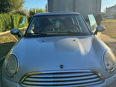 Usata Mini Cooper D 109 CV (80 kW) 2010 Grigio Utilitaria