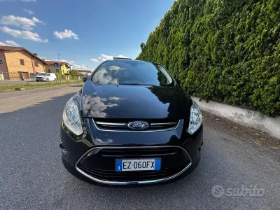 Begagnad Ford C-MAX 120 HK (88 kW) 2015 Svart Minibuss