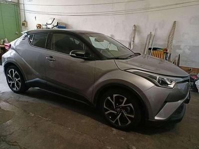 Usata Toyota C-HR Active 98 CV (72 kW) 2017 Argento SUV